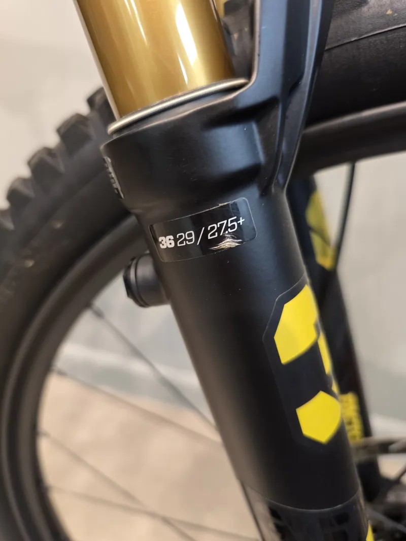 Ex-Demo: Specialized Stumpjumper 15 Pro 29 Mountain Bike - S5-2