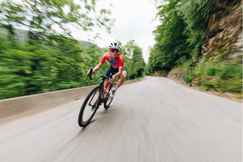 2025 Specialized Tarmac SL8 Expert Road Bike - Gloss Deep Lake-1