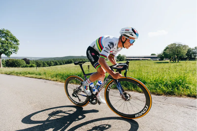 2025 Specialized Tarmac SL8 Expert Road Bike - Satin Champagne-2