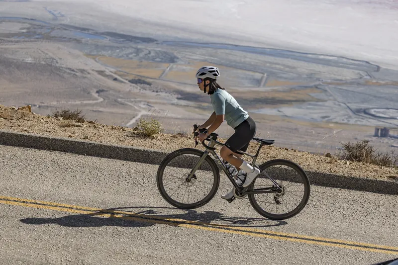 2025 Liv Avail Advanced Pro 1 Womens Road Bike - Gloss Aurora Noise-3