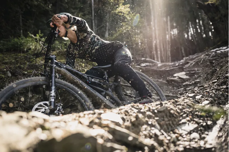 2022 Specialized Stumpjumper Alloy Mountain Bike - Satin Black-4