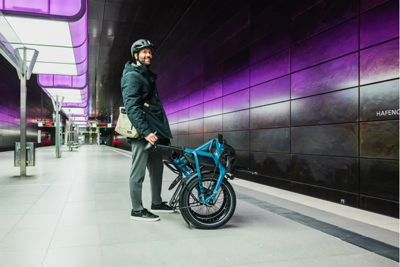 2025 Cube Fold Hybrid Comfort 500 Electric Folding Hybrid Bike - Blue-3