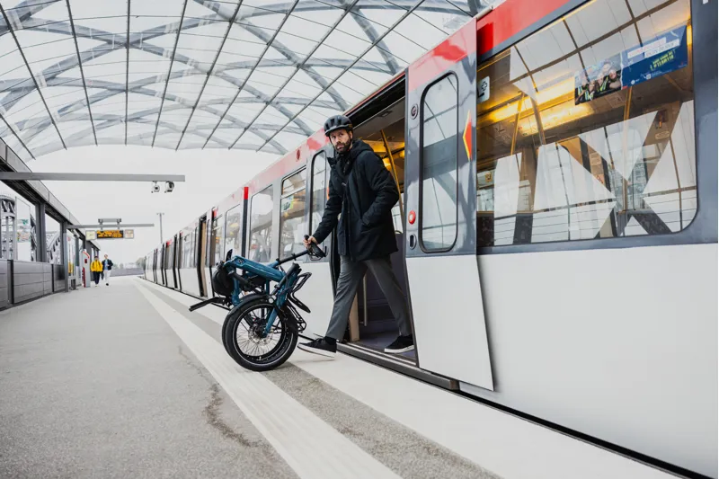 2025 Cube Fold Hybrid 500 Electric Folding Hybrid Bike - Merlot Red-3