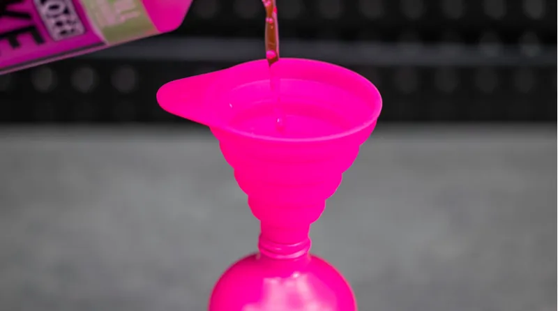 Muc-Off Collapsible Silicone Funnel-3