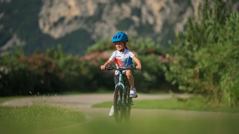 2026 Cube Acid 200 Disc FE Kids Mountain Bike - Lizard/Blue-1