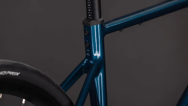 2026 Cube Attain Pro Road Bike - Nautica/Prism-6