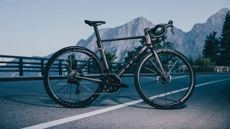 2025 Cube Litening Air C:68X SLT Road Bike - Liquid Lava/Black-1