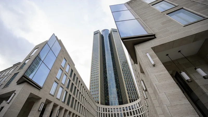 2026 Cube Nulane Hybrid C:62 Race 400X FE Electric Gravel Bike - Sleek Grey-7