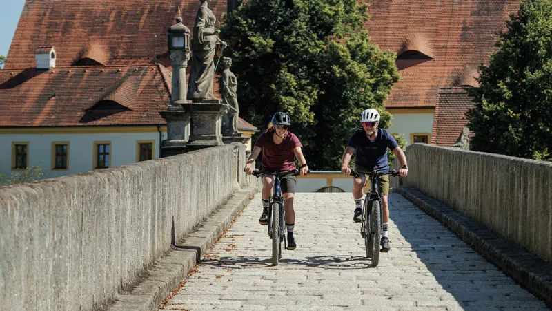 2026 Cube Reaction Hybrid Performance 600 FE Easy Entry Electric Bike-1