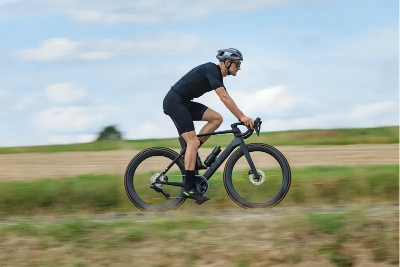 2025 Cube Litening Air C:68X SLT Road Bike - Liquid Lava/Black-2