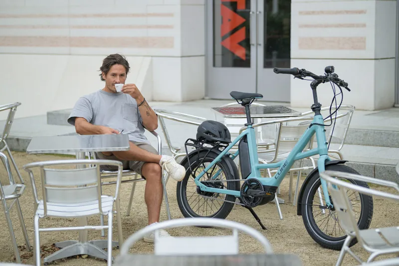 2025 Cube Compact Hybrid 500 Electric Hybrid Bike - Cotton/Reflex-3