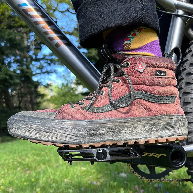 DMR Vault Flat MTB Pedal Step Pins-8