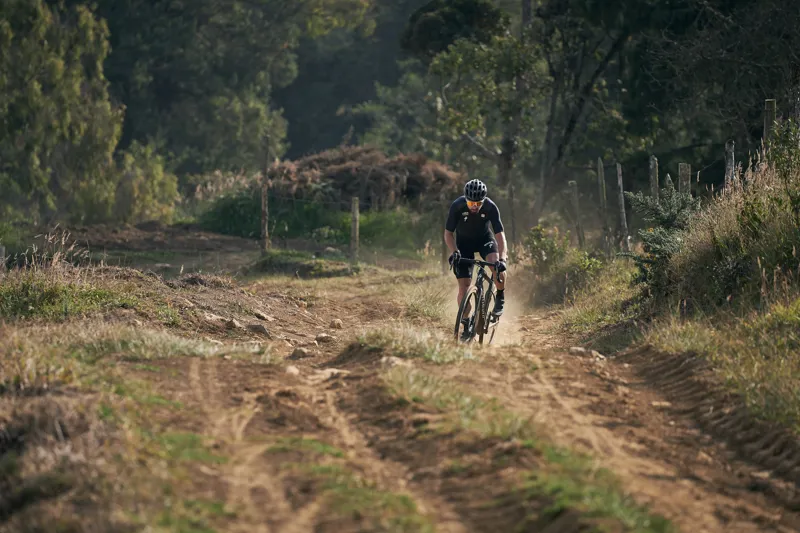2023 Specialized Diverge Expert Carbon Gravel Bike - Gloss Dune White-2