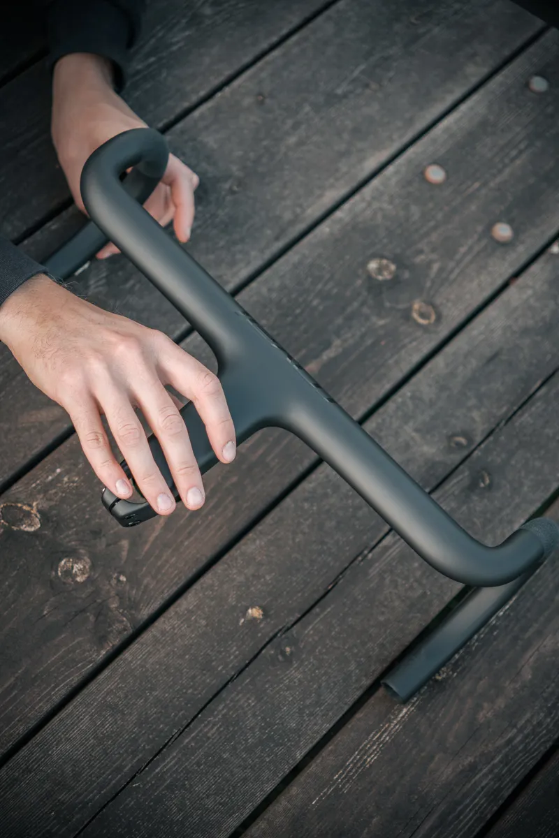 Roval Alpinist Cockpit II Road Handlebar with Integrated Stem