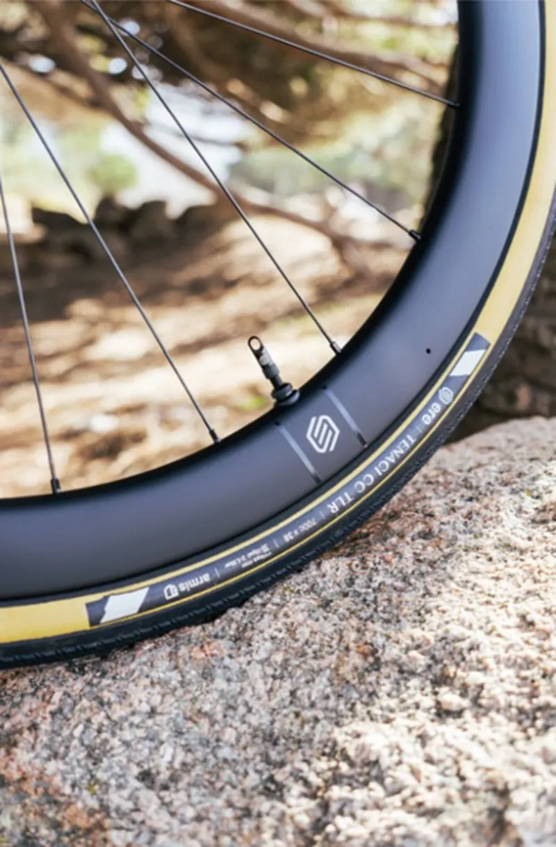 ERE Research Explorator CCR45 700c Carbon Wheelset Shimano HG11-7
