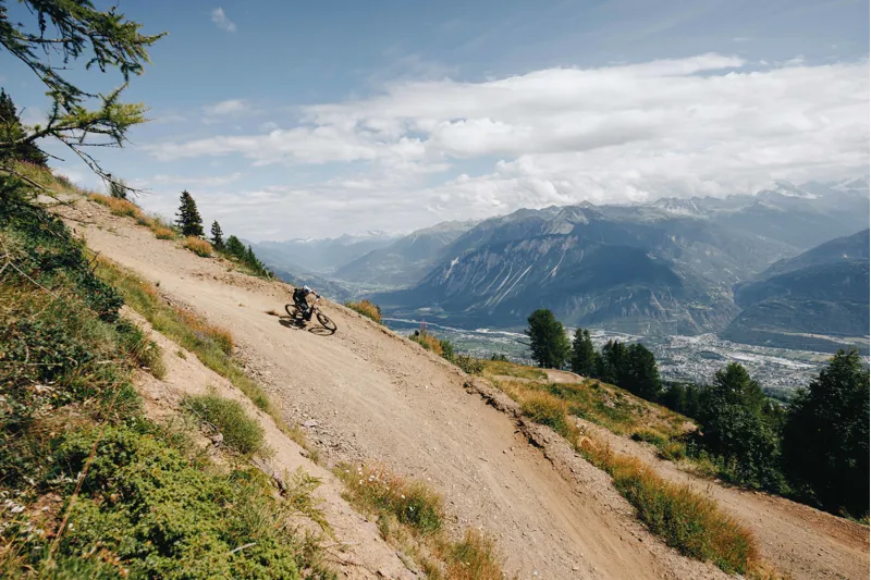 2026 Specialized Turbo Levo 4 Comp Carbon Electric Bike - Satin Champagne-4