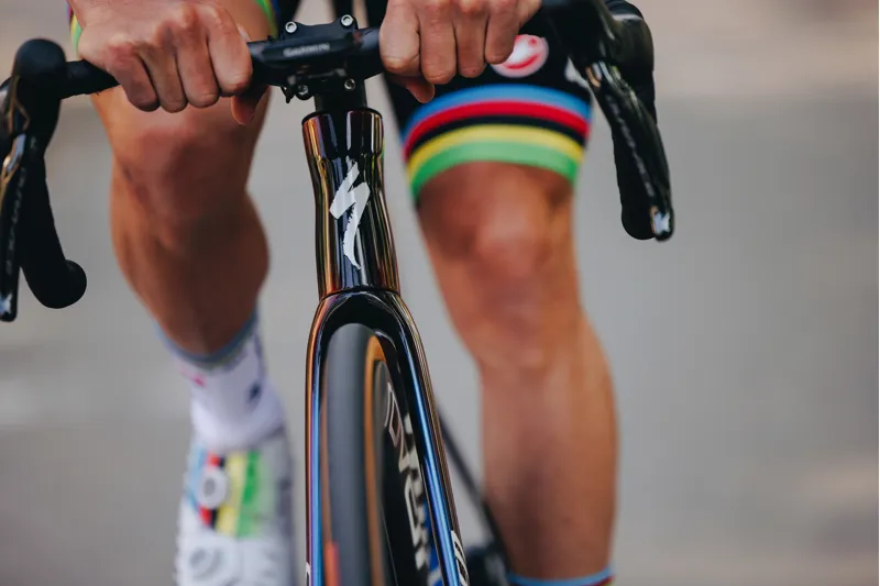 2025 Specialized Tarmac SL8 Expert Ultegra Di2 Road Bike - Champagne-3