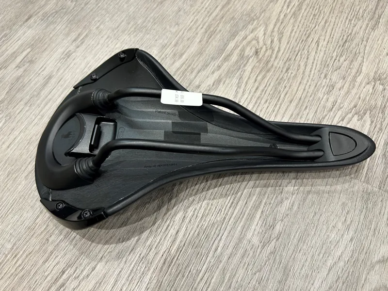 Shop Soiled: Fizik Aliante Delta Road Bike Saddle - Large-1