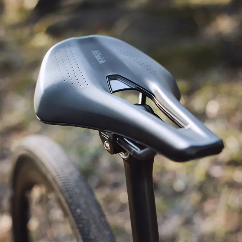 Fizik Tempo Argo R1 Road Cycling Saddle - Black-5