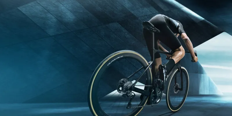 Shimano Dura-Ace Di2 R9200 Disc Groupset - Black-1