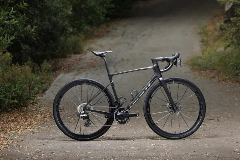 2026 Giant Defy Advanced SL 0 Mens Road Bike - Arctic Light/Chrome-5