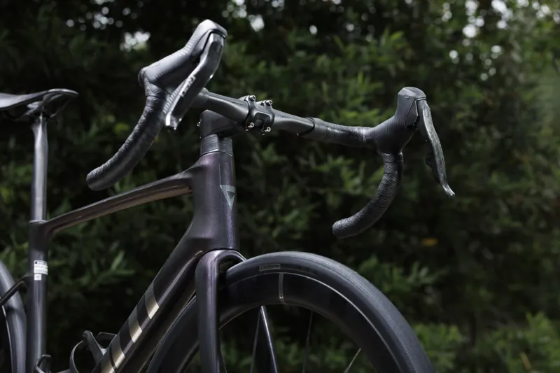 2026 Giant Defy Advanced SL 0 Mens Road Bike - Arctic Light/Chrome-13