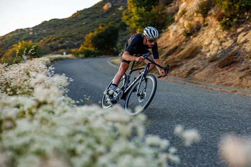 2026 Giant Defy Advanced SL 0 Mens Road Bike - Arctic Light/Chrome-6