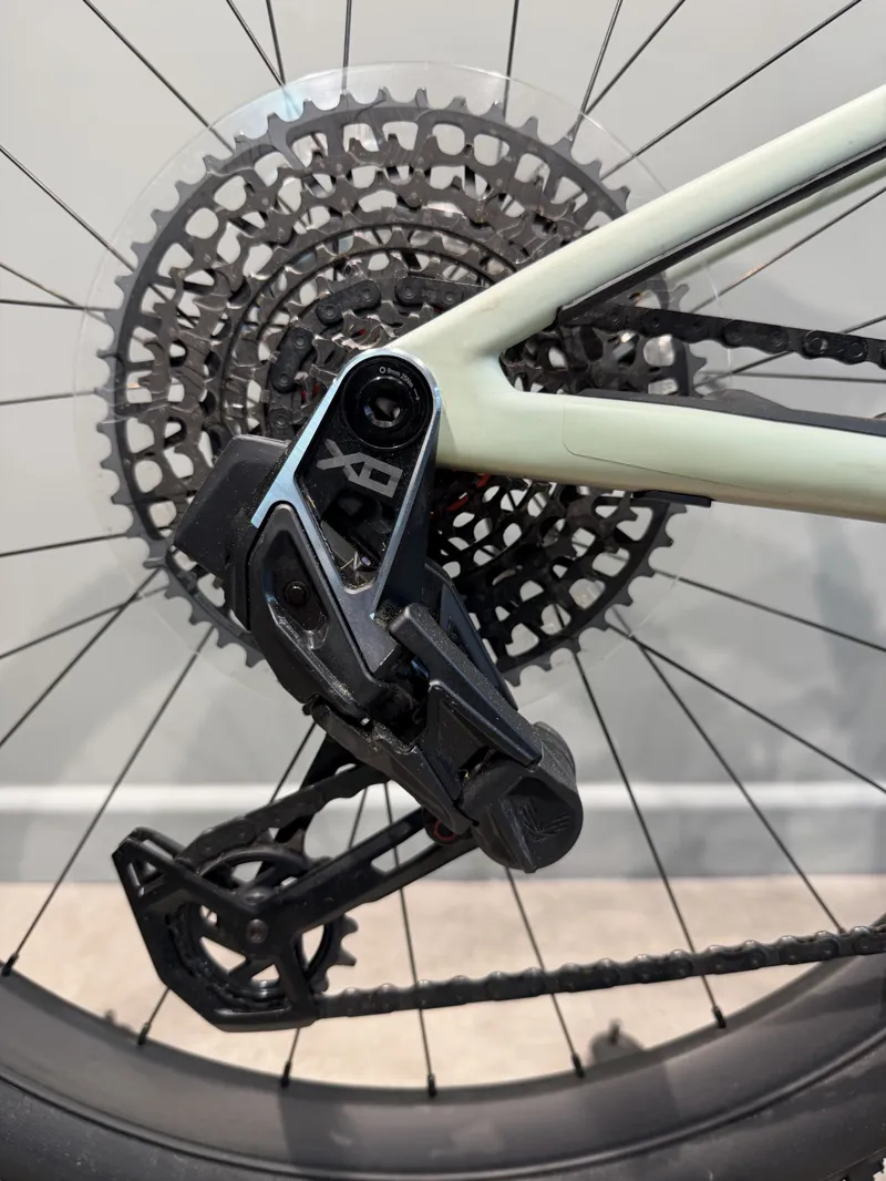 Ex-Demo: Specialized Epic 8 Evo Pro Mountain Bike - Satin Green - Small-2