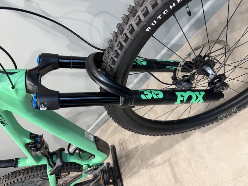 Shop Soiled: Specialized Stumpjumper 15 Expert Mountain Bike - S3-5