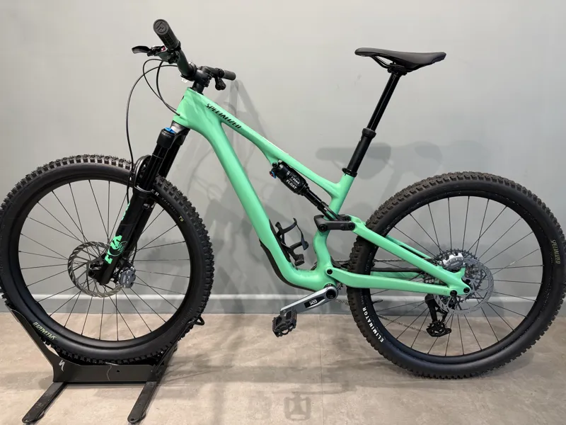Shop Soiled: Specialized Stumpjumper 15 Expert Mountain Bike - S3-7