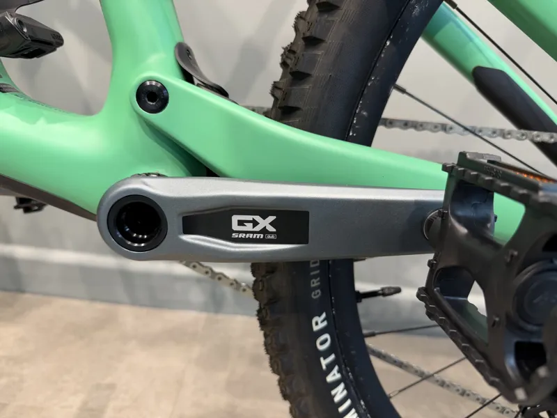 Shop Soiled: Specialized Stumpjumper 15 Expert Mountain Bike - S3-9