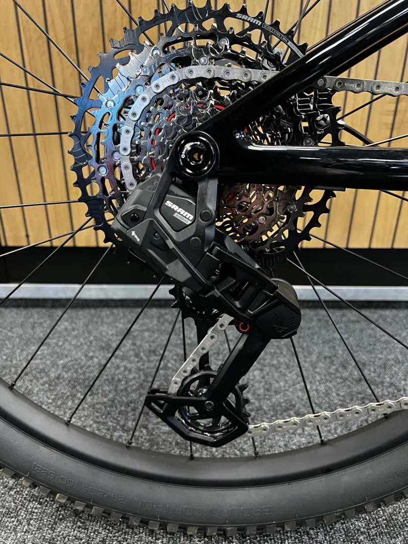 Ex-Demo: 2025 Specialized Epic 8 Evo Comp Mountain Bike - Large-2