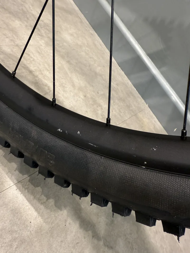 Ex-Demo: 2025 Specialized Stumpjumper 15 Ohlins Coil Mountain Bike - S3-10