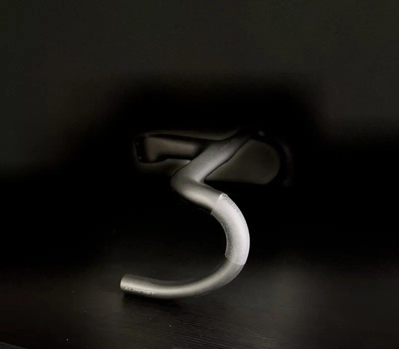 Roval Alpinist Cockpit II Road Cycling Handlebar with Integrated Stem-7