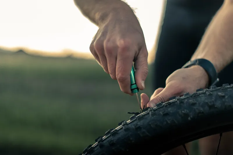 KOM Tubeless Bike Tyre Repair Tool - Black-2