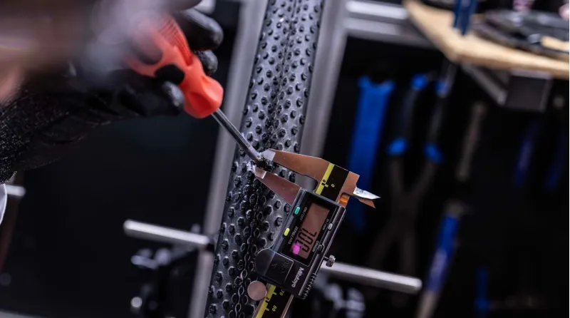 Muc-Off Road and Gravel Tubeless Sealant 80ml-2