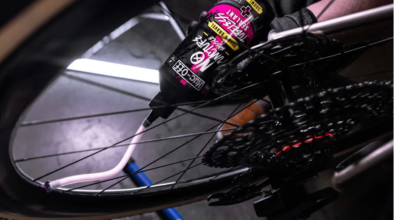 Muc-Off Road and Gravel Tubeless Sealant 80ml-1