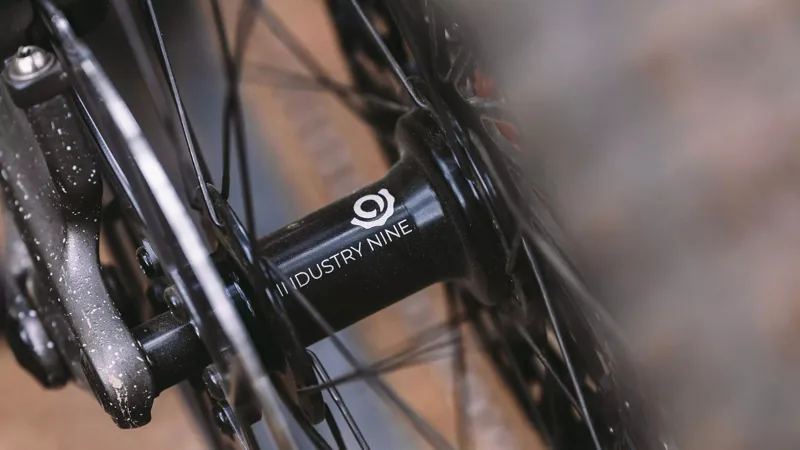 Roval Traverse SL II i9 1/1 29 28H Rear Mountain Bike Wheel - Satin Carbon-7