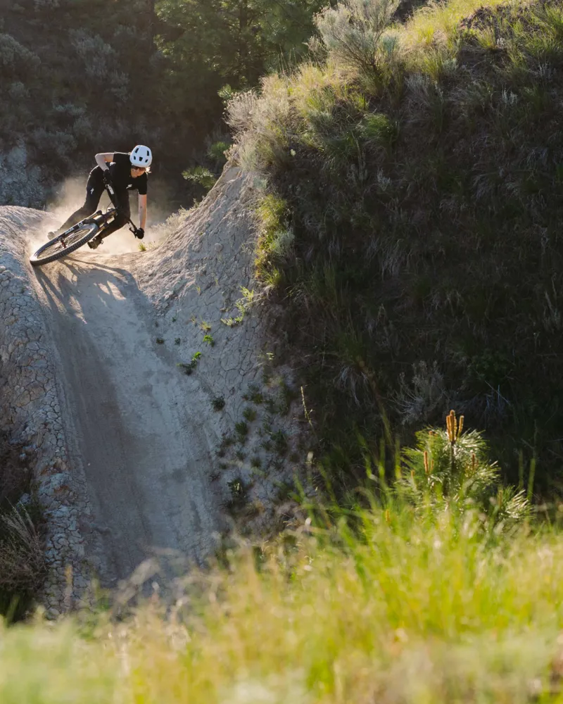 2025 Specialized Stumpjumper 15 Expert Mountain Bike - Gloss Gunmetal-3