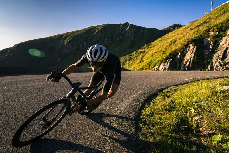 2025 Giant Defy Advanced SL 0 Mens Road Bike - Gloss Black Lava-4