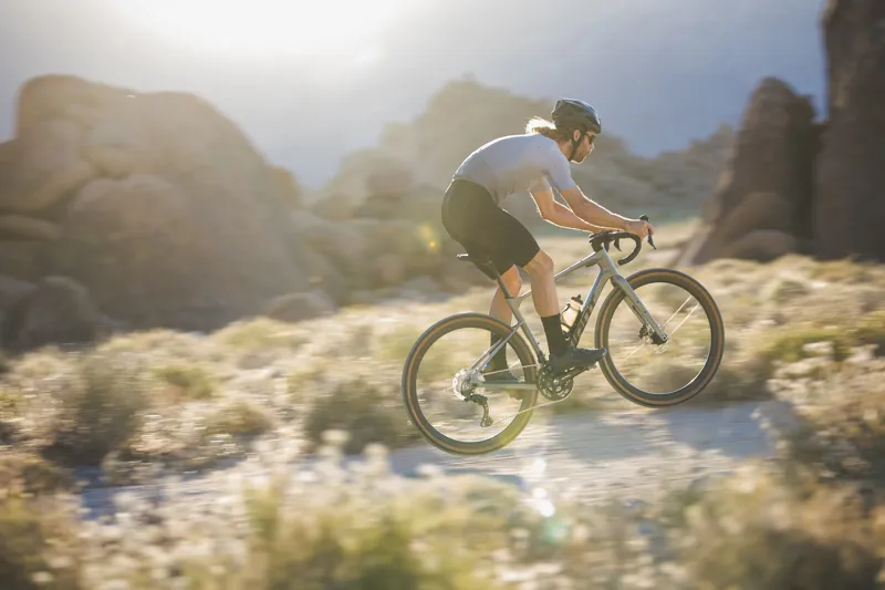 2025 Giant Revolt Advanced 0 Mens Gravel Bike - Gloss Aurora Noise-4