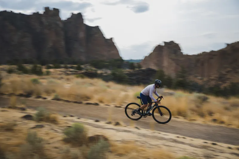 2025 Giant Revolt Advanced 3 Mens Gravel Bike - Gloss Panther-2