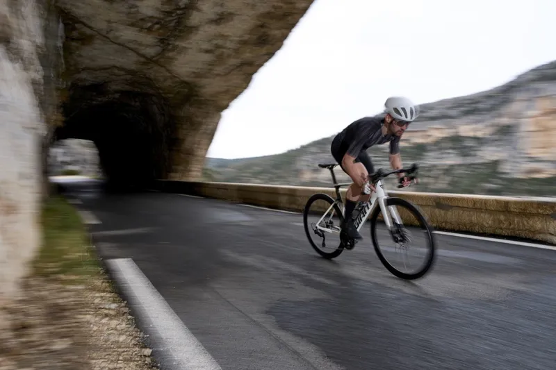 2027 Giant Propel Advanced 1 Road Bike - Carbon/Stealth Chrome-8