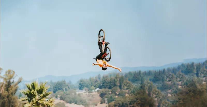 Marzocchi Bomber DJ Grip 26 Tapered Fork 100mm/20TA x 110mm/37mm - Black-4