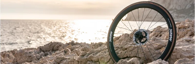 Mavic Aksium Disc 6 Bolt M11 700c Road Bike Wheelset - Black-2