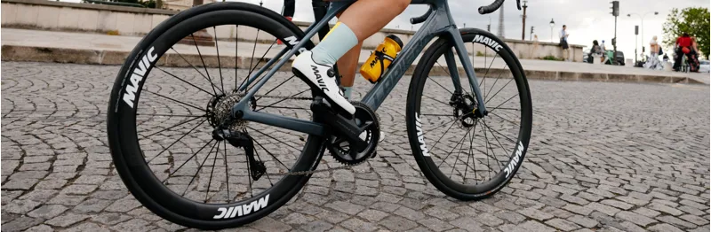 Mavic Aksium Disc 6 Bolt XDR 700c Road Bike Wheelset - Black-1