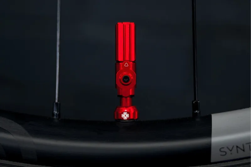 Muc-Off Big Bore Hybrid Tubeless Valves Medium 35mm - Pink-1