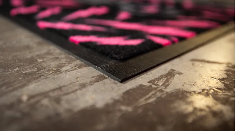Muc-Off Ridiculously Absorbent Floor Mat - Black/Pink-4