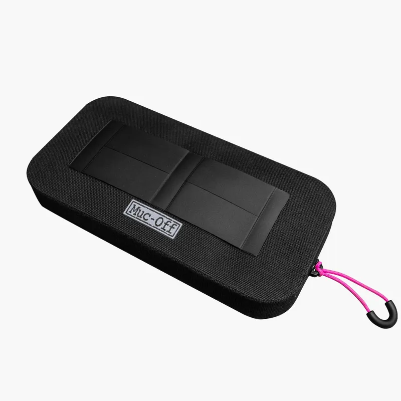 Muc-Off Waterproof Essentials Case - Black-2