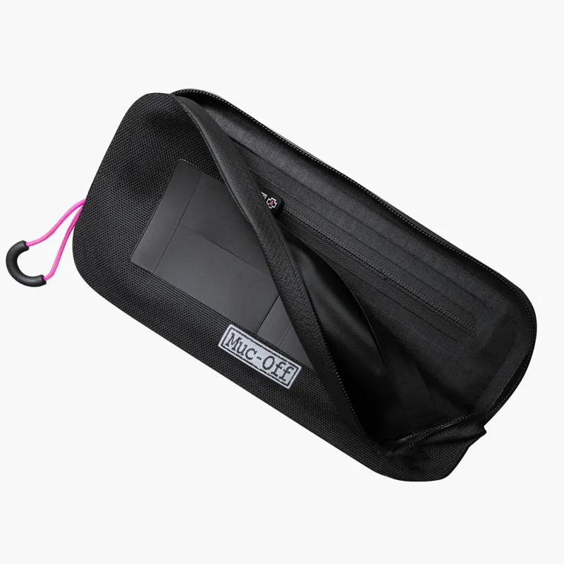 Muc-Off Waterproof Essentials Case - Black-3